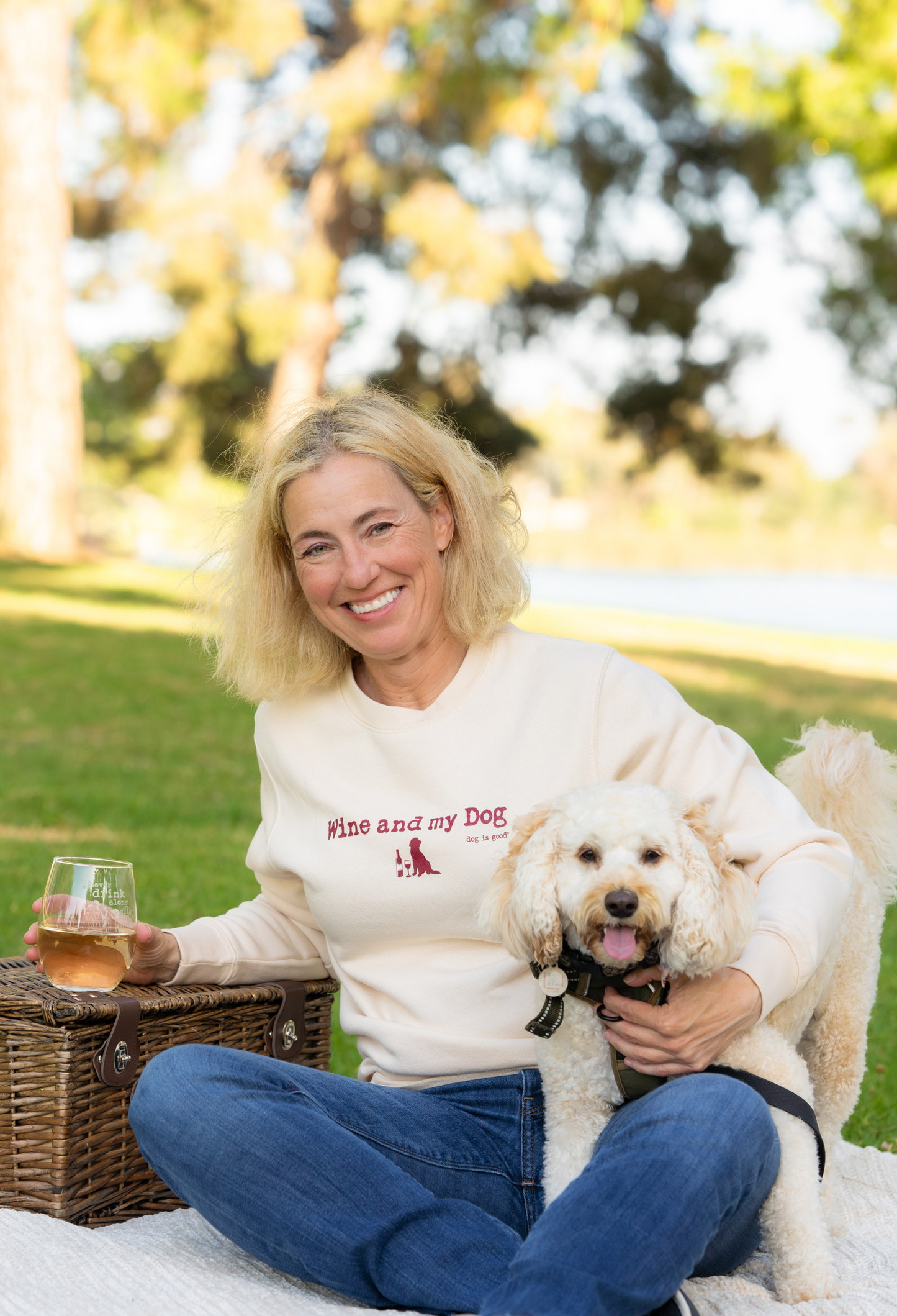 Crew Neck Fleece Wine & My Dog - Cozy and Stylish Sweatshirt for Women