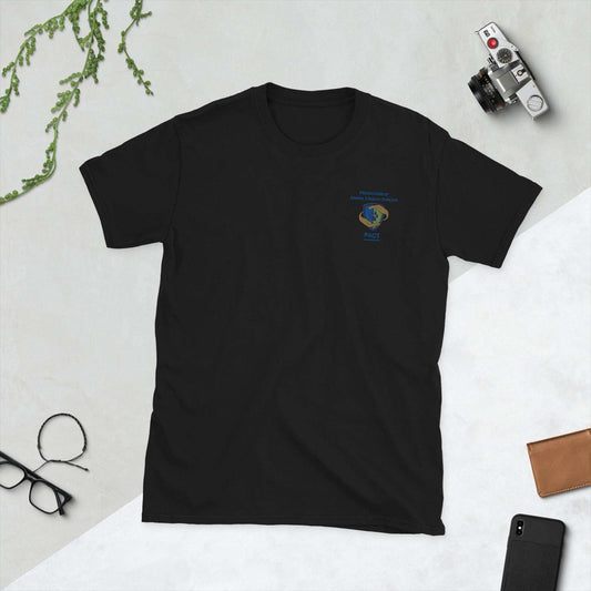 Short-sleeve unisex t-shirt made of 100% ring-spun cotton with double stitching for durability