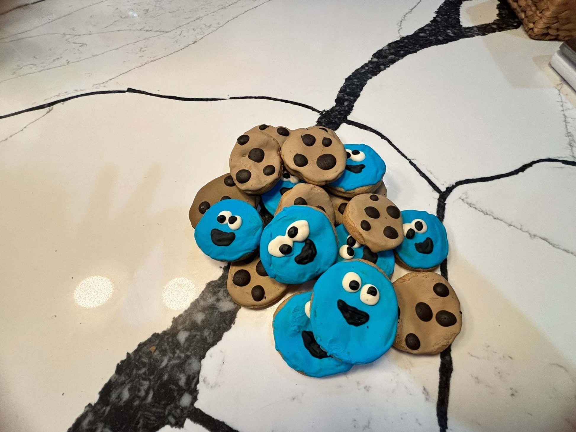 Organic Peanut Butter Cookies for Dogs - Hand-Decorated Treats 🐾🍪💙