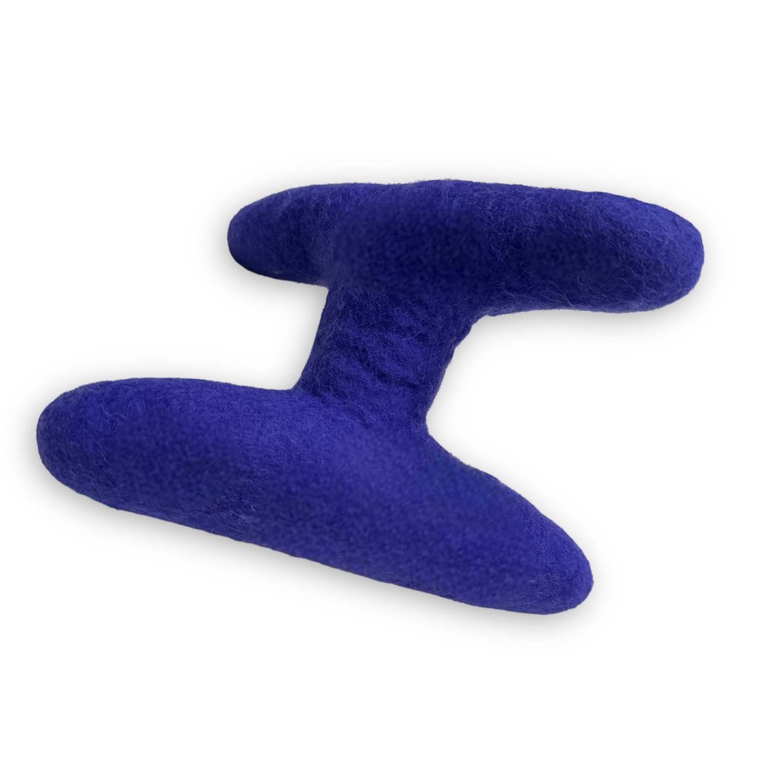 Handcrafted Strand felt dog toy made from AZO-free wool blend, ideal for tug of war and chew play