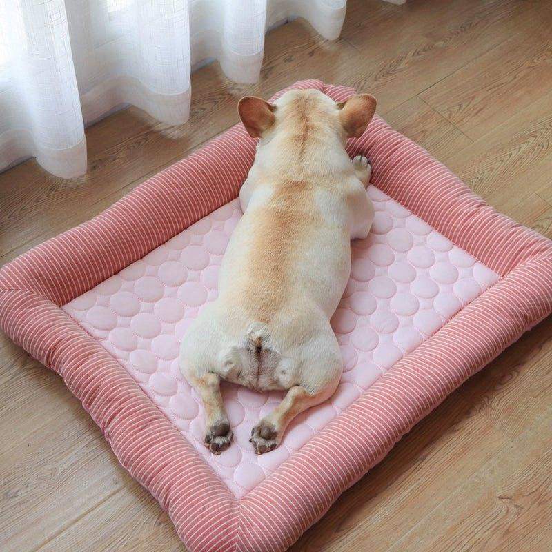 Cooling pet mats in pink and blue for dogs and cats