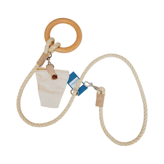 Eco-friendly country living dog leash with cedar handle and storage bag
