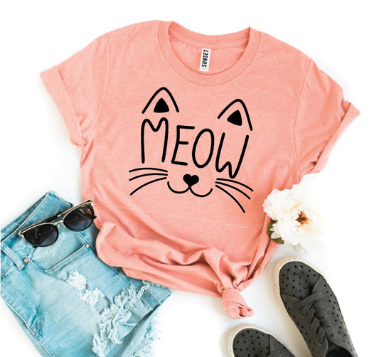 Meow T-shirt with vibrant cat design in cotton