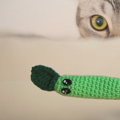 Lightweight Cat Toy - Handmade Leaf the Stick with Crinkles for Cats