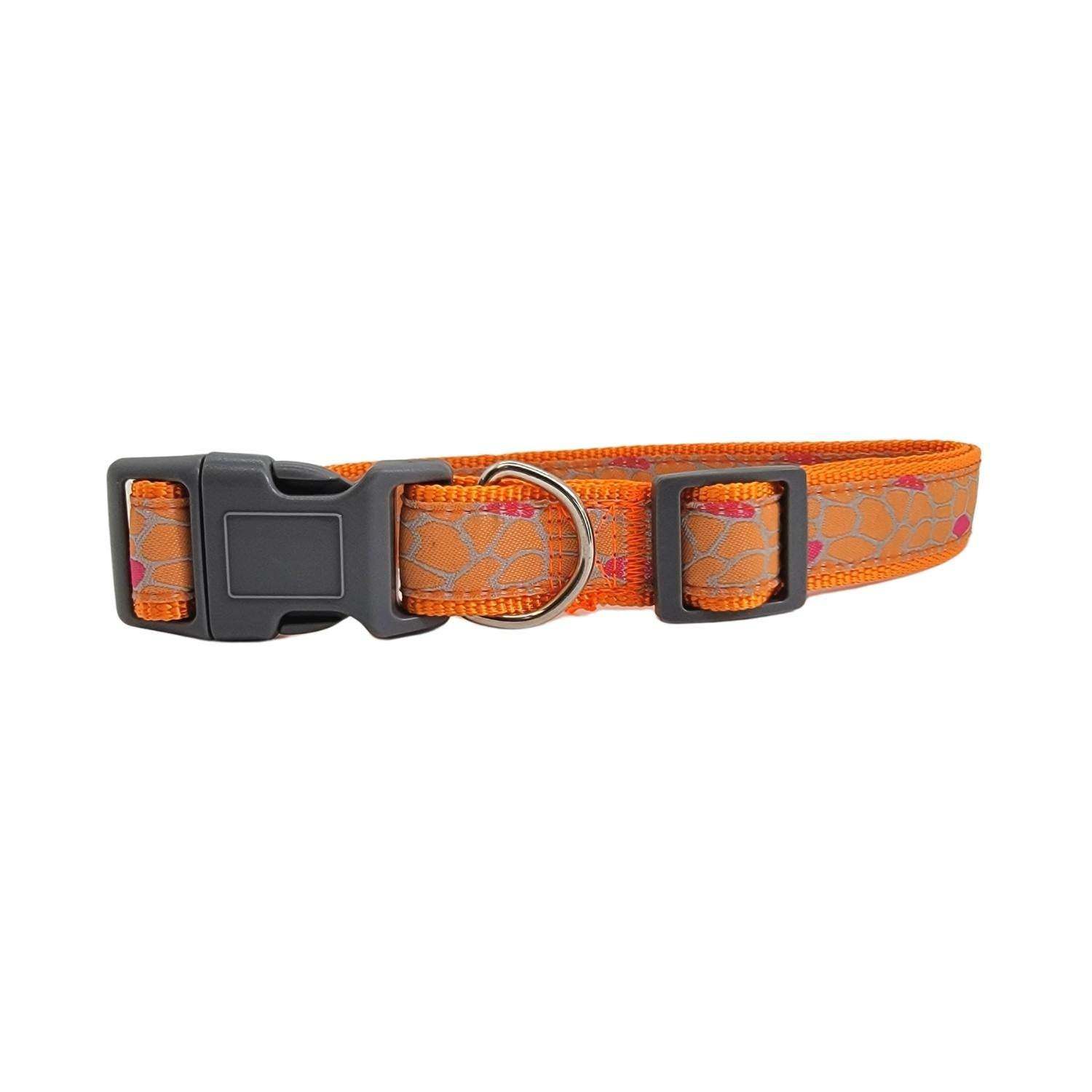Nylon dog collar with embroidered giraffe design and adjustable buckle
