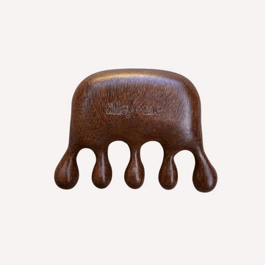 Natural sandalwood pet massage tool for shedding and circulation