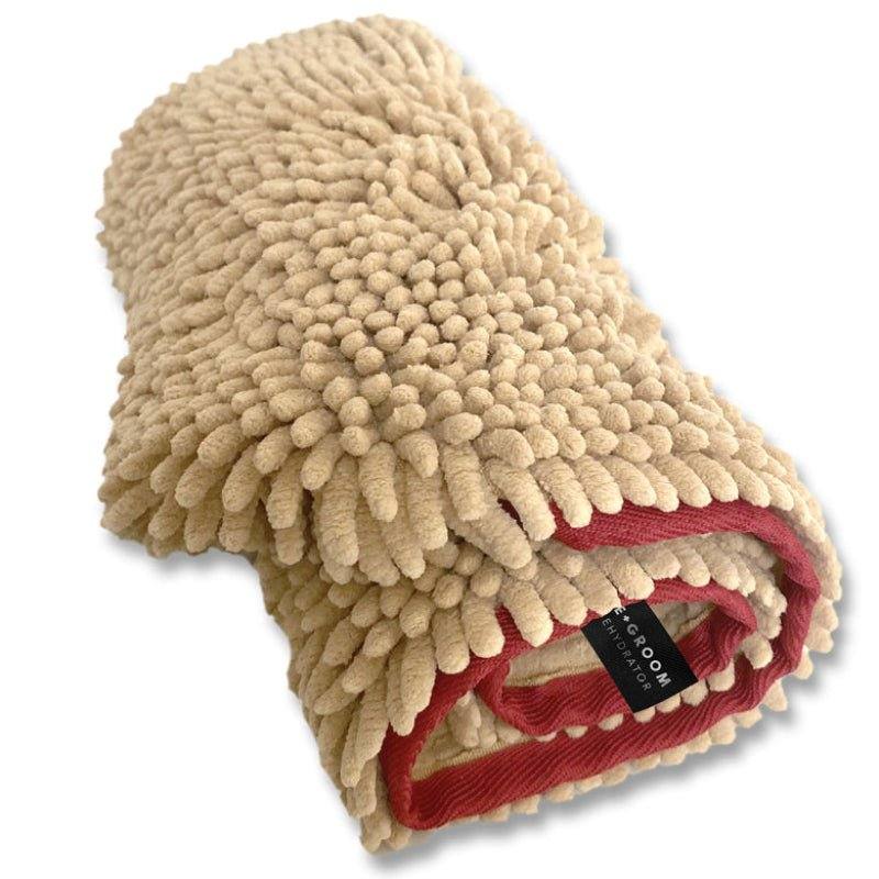 super absorbent quick-drying microfiber dog towel with hand pockets